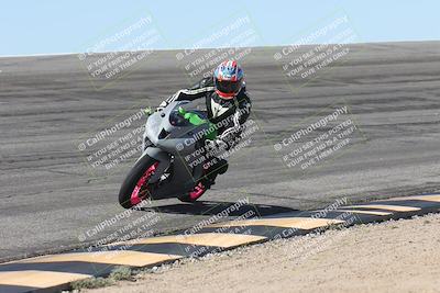 media/Oct-13-2025-Moto Forza (Mon) [[a66d839500]]/4-C Group/Session 2 (Bowl)/